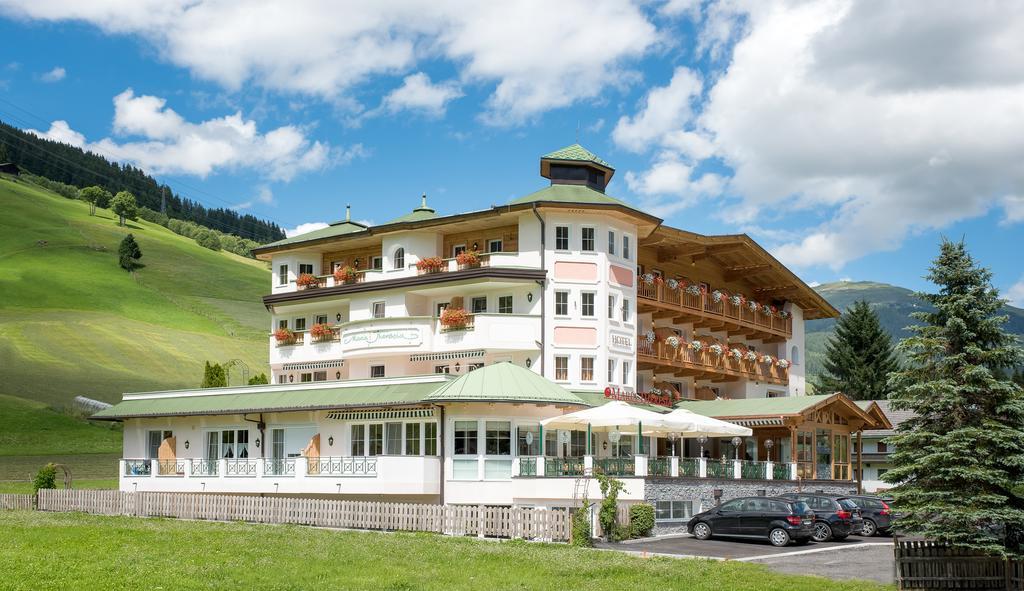 Hotel Maria Theresia Gerlos Exterior photo