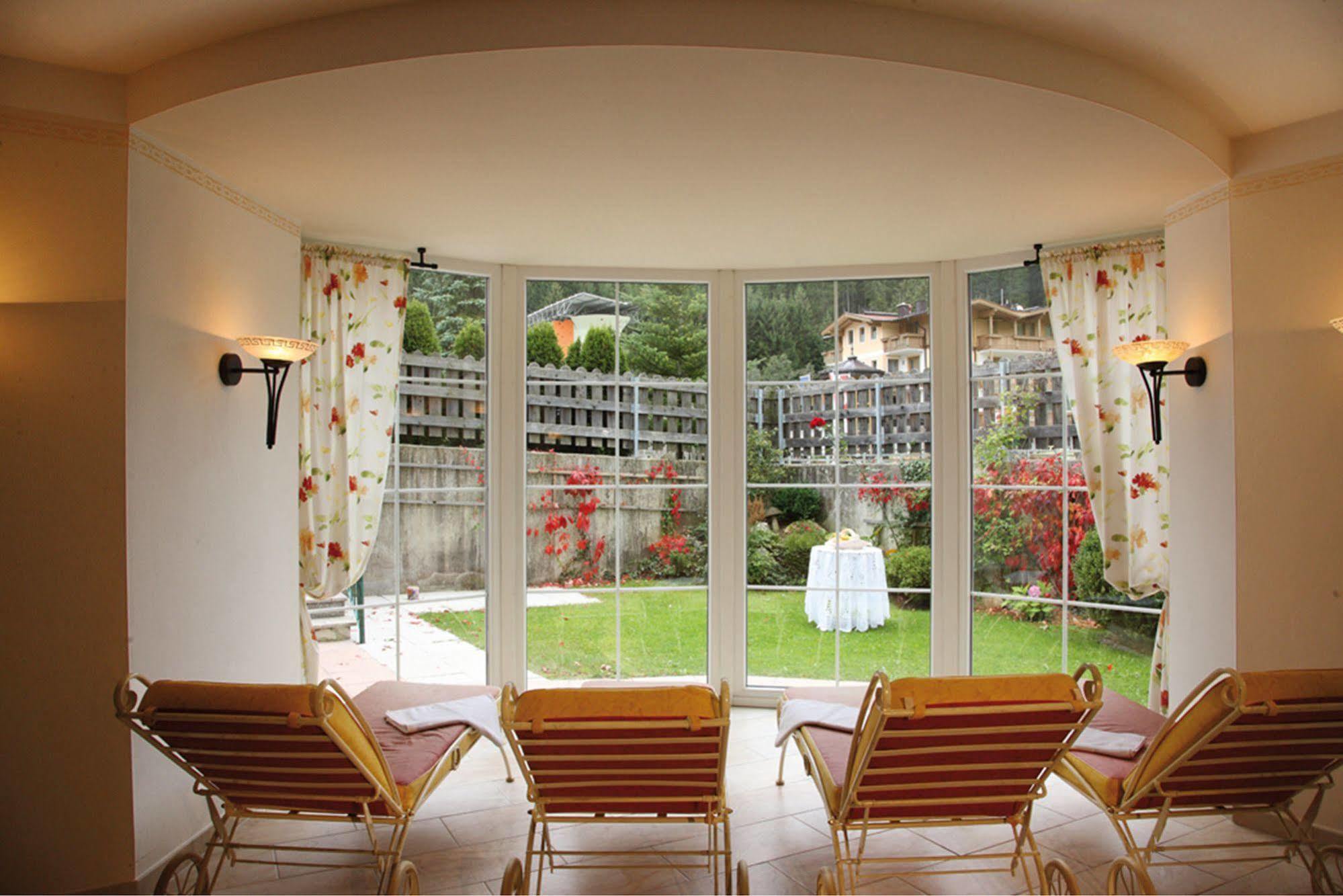 Hotel Maria Theresia Gerlos Exterior photo